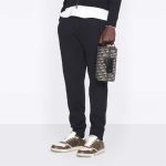 Dior-Unisex-CD-Dior-Lingot-Toiletry-Case-Beige-Black-Oblique-Jacquard-Grained-Calfskin-12.jpg