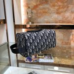 Dior-Unisex-CD-Dior-Lingot-Toiletry-Case-Beige-Black-Oblique-Jacquard-Grained-Calfskin-12.jpg