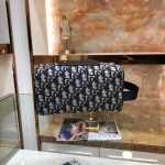 Dior-Unisex-CD-Dior-Lingot-Toiletry-Case-Beige-Black-Oblique-Jacquard-Grained-Calfskin-12.jpg