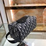Dior-Unisex-CD-Dior-Lingot-Toiletry-Case-Beige-Black-Oblique-Jacquard-Grained-Calfskin-12.jpg
