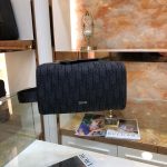 Dior-Unisex-CD-Dior-Lingot-Toiletry-Case-Black-Dior-Oblique-Jacquard-Grained-Calfskin-1.jpg