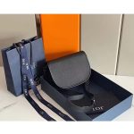 Dior-Unisex-CD-Gallop-Messenger-Bag-Black-Grained-Calfskin-Interior-Embossed-Signature-2.jpg