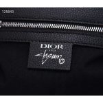 Dior-Unisex-Saddle-Pouch-Black-Grained-Calfskin-Bee-Patch-Embroidery-1.jpg