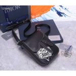 Dior-Unisex-Saddle-Pouch-Black-Grained-Calfskin-Bee-Patch-Embroidery-1.jpg
