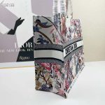 Dior-Women-CD-Large-Book-Tote-Ecru-Multicolor-Jardin-DHiver-Embroidery-13.jpg