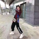 Gucci-GG-Women-GG-Supreme-Messenger-Bag-in-BeigeEbony-GG-Supreme-Canvas-1.jpg