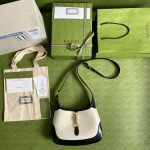 Gucci-GG-Women-Jackie-1961-Small-Shoulder-Bag-White-with-Black-Leather.jpg