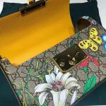 Gucci-GG-Women-Padlock-GG-Flora-Small-Bamboo-Shoulder-Bag-in-BeigeEbony-GG-Supreme-Canvas-1.jpg