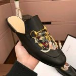 Gucci-Men-Princetown-Embroidered-Leather-Slipper-with-Tiger-Applique-1.27cm-Heel-Black-1.jpg