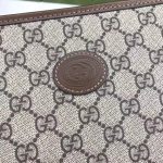 Gucci-Unisex-Beauty-Case-Interlocking-G-Beige-Ebony-GG-Supreme-Canvas-11.jpg