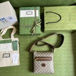 Gucci-Unisex-GG-Supreme-Messenger-Bag-Beige-Ebony-GG-Supreme-Canvas-2.jpg