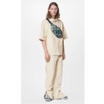 Louis-Vuitton-LV-Unisex-Discovery-Bumbag-Graffiti-Green-Monogram-Coated-Canvas-Cowhide-3.jpg