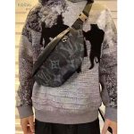 Louis-Vuitton-LV-Unisex-Discovery-Bumbag-Monogram-Pastel-Noir-Coated-Canvas-6.jpg