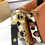 Louis-Vuitton-LV-Unisex-Multi-Pochette-Accessoires-Black-Embossed-Supple-Grained-Cowhide-2.jpg