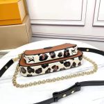 Louis-Vuitton-LV-Unisex-Multi-Pochette-Accessoires-Black-Embossed-Supple-Grained-Cowhide-2.jpg