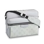 Louis-Vuitton-LV-Unisex-Outdoor-Messenger-Taiga-Leather-Monogram-Canva-18.jpg