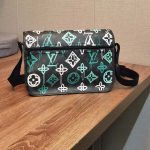Louis-Vuitton-LV-Women-Archy-Messenger-MM-Bag-Graffiti-Green-Monogram-Coated-Canvas-10.jpg