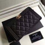 chanel_boy_chanel_zipped_wallet_in_grained_calfskin_gold-tone_metal_3_.jpg