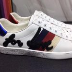 gucci_men_ace_embroidered_sneaker_shoes_in_leather_with_sylvie_web-white_7__1.jpg