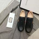 gucci_men_ace_embroidered_sneaker_shoes_with_tiger_web-black_1_.jpg