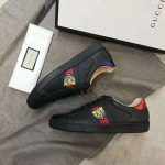 gucci_men_ace_embroidered_sneaker_shoes_with_tiger_web-black_1_.jpg