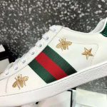 gucci_men_ace_embroidered_sneaker_stars_and_bees_in_white_1_.jpg
