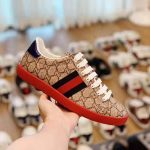 gucci_men_ace_gg_supreme_sneaker_classic_low-top_sneaker_in_signature_gg_supreme_with_web_detail-brown_1_.jpg