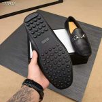 gucci_men_leather_driver_with_horsebit-black_5_.jpg