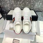 gucci_unisex_ace_embroidered_sneaker_with_iconic_gold_embroidered_bee-white_1_.jpg